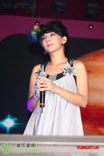 https://www.showbiz.cz/public/files/gallery/thumb/09/09a161cf71750f75505fba26c0c79f611312478452_new.jpg