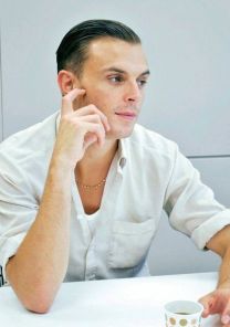 https://www.showbiz.cz/public/files/gallery/thumb/0f/0ff59618133a72a6080eb9c132030aa91312537587_new.jpg