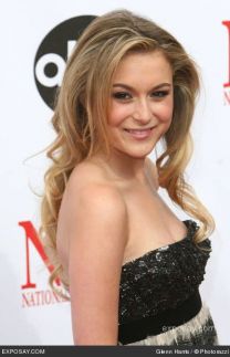 https://www.showbiz.cz/public/files/gallery/thumb/33/33f7a1c0db458636b909b14fff3ab02a1312575614_new.jpg