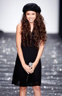 https://www.showbiz.cz/public/files/gallery/thumb/4f/4fb0b09e9de6481d871a8b2d45bdd8ac1312553805_new.jpg