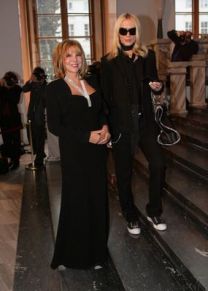 https://www.showbiz.cz/public/files/gallery/thumb/53/53f323957573cac103e4cee1c49bc27d1312533202_new.jpg
