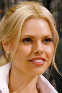 https://www.showbiz.cz/public/files/gallery/thumb/8a/8a42e820cf5715ff3539f5f353240bac1312473067_new.jpg