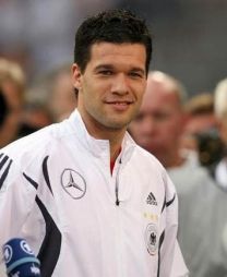 https://www.showbiz.cz/public/files/gallery/thumb/b7/b786ed27bf9f60b74cc3588eeb7c974d1312490926_new.jpg