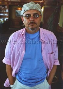 https://www.showbiz.cz/public/files/gallery/thumb/b9/b939c944be83733bd96b070f1e9b239d1312616567_new.jpg