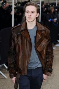 https://www.showbiz.cz/public/files/gallery/thumb/e5/e537b3dd9682f0478b20f4afcdc3236e1312532100_new.jpg