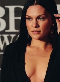 https://www.showbiz.cz/public/files/gallery/thumb/e7/e775a3889891bb75f7d36141720812de_new.jpg
