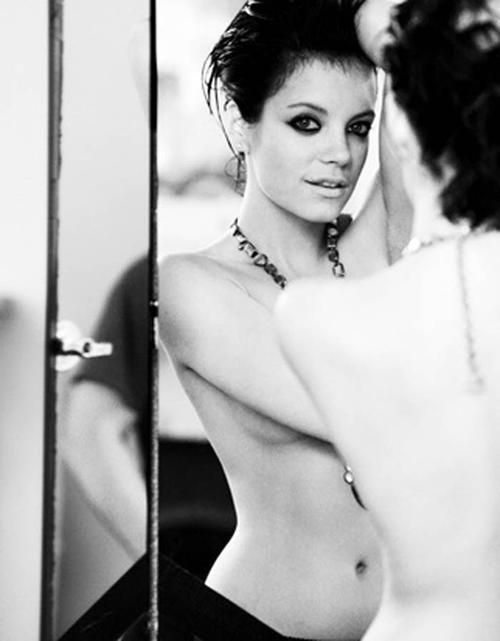https://www.showbiz.cz/files/gallery/1a/1a5b80f03eab6cac52ab3ca8a62d30291312494597.jpg