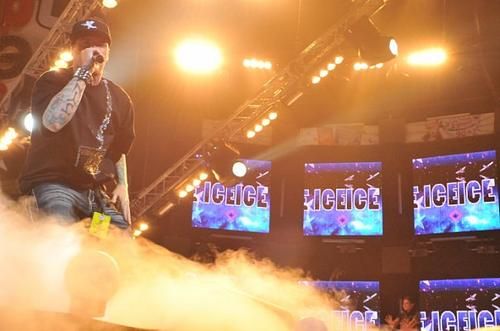https://www.showbiz.cz/files/gallery/2f/2f6e1cf619e0eebd94881b929617840f1312532030.jpg