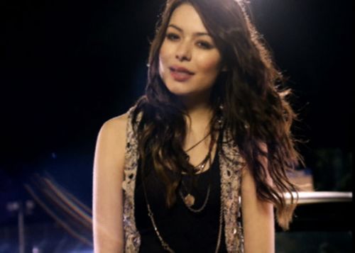 https://www.showbiz.cz/files/gallery/46/46bfabeb084319c6a74220afa33e8daf1312497784.jpg