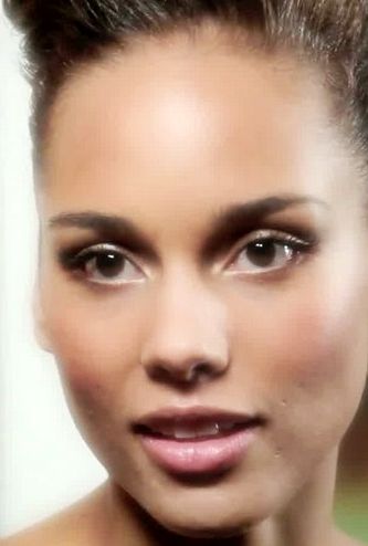 https://www.showbiz.cz/files/gallery/5f/5f0ae39ceb0878166d42f879b6db2b081312532961.jpg