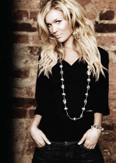 https://www.showbiz.cz/files/gallery/8d/8d628c3513e10220a5c44497cc37e5fc1312525809.jpg