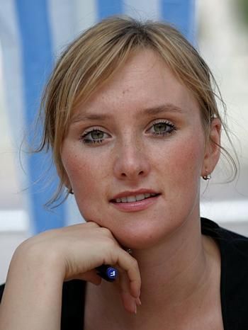 https://www.showbiz.cz/files/gallery/91/91c471e93a9be6490810ee5d97c4fbf11312497900.jpg