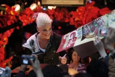 https://www.showbiz.cz/files/gallery/93/938be9d996e2f3a32b62bc381364a37f1312569222.jpg