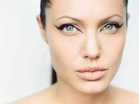 https://www.showbiz.cz/files/gallery/93/93daebfee644a8f6d8bd0c392d46258e1312489021.jpg