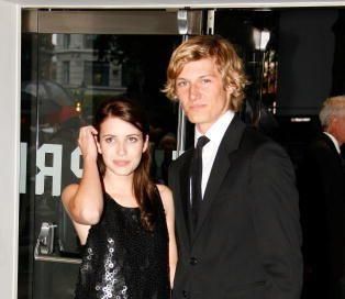https://www.showbiz.cz/files/gallery/9d/9d2198c3d4dd4a61614a273e3c4635a41312488201.jpg
