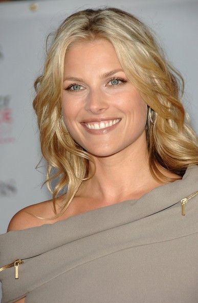 https://www.showbiz.cz/files/gallery/9e/9eec4e89daf6b1fb5c2833a80d7f935a1312491944.jpg