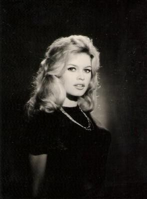 https://www.showbiz.cz/files/gallery/a0/a03a5541a8aa4a25dce90f1cb16b43561312576497.jpg