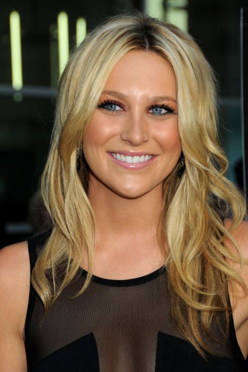 https://www.showbiz.cz/files/gallery/a7/a79bb77ff61094a23747244be334d2971312545120.jpg