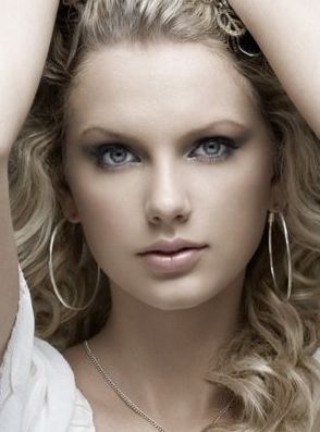 https://www.showbiz.cz/files/gallery/ab/ab3a2cf7b387c3e76be9cb1fada8b1591312537146.jpg