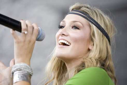 https://www.showbiz.cz/files/gallery/ad/ad29bf02185deb9b4f3201f686f69b1a1312485622.jpg