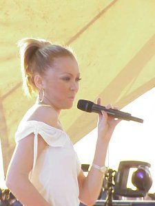 https://www.showbiz.cz/files/gallery/c2/c24b8afe9befbe934ce41e702d43f3961312588061.jpg