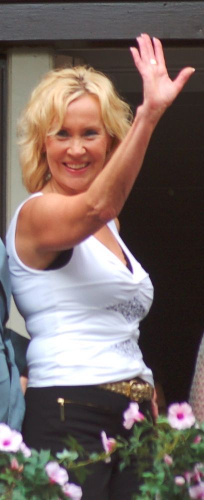 https://www.showbiz.cz/files/gallery/c2/c2b8e9459d72466f7bd48ad1f2d66ffd1312492768.jpg