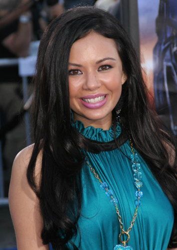 https://www.showbiz.cz/files/gallery/cf/cfca2b3580c7a4e15a59c2541e92f3021312495998.jpg