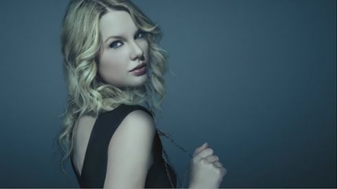 https://www.showbiz.cz/files/gallery/d6/d6c71bfadef0b273f0eb4465fd870f771312537169.jpg
