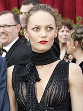 https://www.showbiz.cz/files/gallery/eb/eb8f689991ebcaa83faea85c0d11483c1312554784.jpg