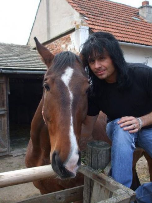 https://www.showbiz.cz/files/gallery/f6/f67e7f57e6119d731c99e2769306fa2e1312586925.jpg