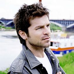 https://www.showbiz.cz/files/gallery/gg/9e7c6b36daa6333fe0fda7870d2dfe5b1327422594.jpg