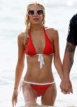 tori-spelling-12.jpg