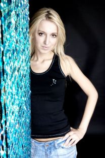 https://www.showbiz.cz/public/files/gallery/thumb/08/08cb5a4f8a68acb0e81726829455af811312529601.jpg
