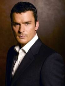 https://www.showbiz.cz/public/files/gallery/thumb/13/13b7c7a289355f121556f42c216dc0681312493522.jpg