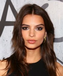 https://www.showbiz.cz/public/files/gallery/thumb/16/16df450e90e833fee30440cb4fe47c92.jpg