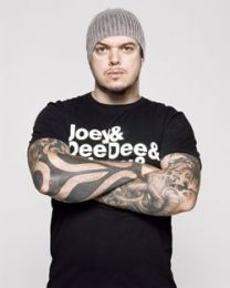 https://www.showbiz.cz/public/files/gallery/thumb/29/29bc7fc221d7833951b3cf1d5e03d0dc1312616354.jpg