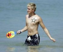https://www.showbiz.cz/public/files/gallery/thumb/30/3016dc0fa00bc75284b159990132ae801312491421.jpg