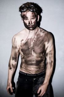 https://www.showbiz.cz/public/files/gallery/thumb/37/374c4a0708d8875dafdc65599937a4891312477560.jpg