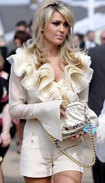 https://www.showbiz.cz/public/files/gallery/thumb/52/52f5c269298cb6800b041e10e7a7b1311312546829.jpg