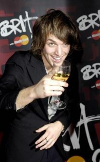 https://www.showbiz.cz/public/files/gallery/thumb/75/75a44c7368a226e19af67665c9780cd31312544558.jpg