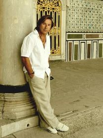 https://www.showbiz.cz/public/files/gallery/thumb/86/864a2f95a954b3021d8a41b72779a8c81312499014.jpg
