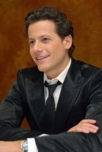 https://www.showbiz.cz/public/files/gallery/thumb/b0/b0a7f2ce66d0e5acdb5025e2f10bc7d01312476895.jpg