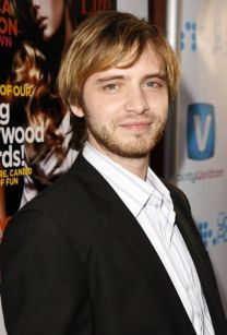 https://www.showbiz.cz/public/files/gallery/thumb/c4/c447faa56c208de32f50b16d97f0378b1312577601.jpg