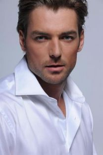 https://www.showbiz.cz/public/files/gallery/thumb/d0/d0f497538fec11597bdebd07048ce91e1312579148.jpg