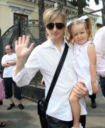 https://www.showbiz.cz/public/files/gallery/thumb/d6/d6c49c01516d2a147952aef09ea6fb731312544282.jpg