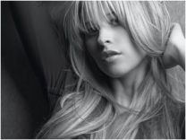 https://www.showbiz.cz/public/files/gallery/thumb/e0/e00d76c109ae2c197375f379700965f41312574121.jpg