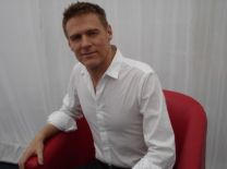 https://www.showbiz.cz/public/files/gallery/thumb/e0/e0a8e1aa3ae3fb1ab3ca52f8974911311312546545.jpg