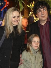 https://www.showbiz.cz/public/files/gallery/thumb/e1/e1588497c301943b56b9e34b4776e16b1312543703.jpg