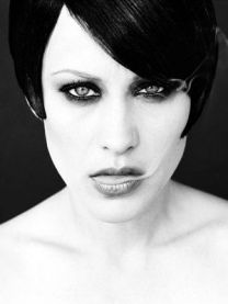 https://www.showbiz.cz/public/files/gallery/thumb/f1/f1d5b700cdb28a547d15f82cb38216461312493768.jpg